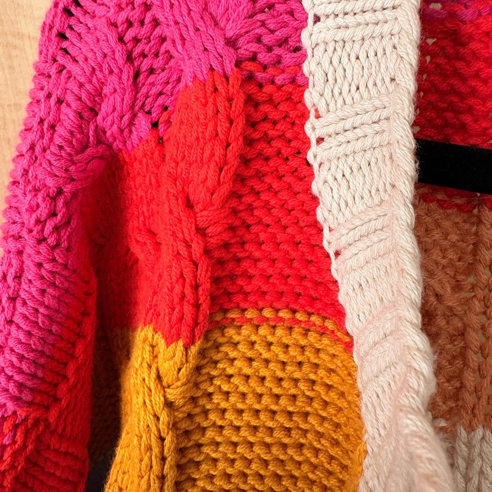Saachi  Sweater - Picture 5 of 5